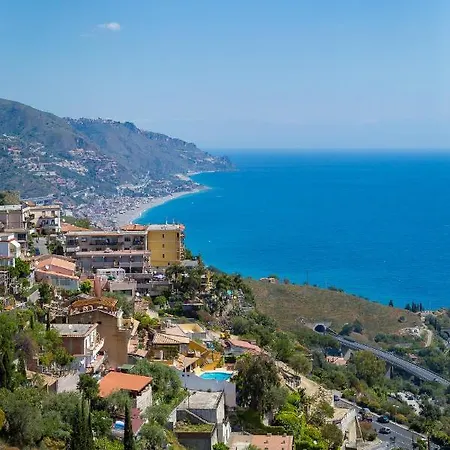 La Casa Gialla 2*